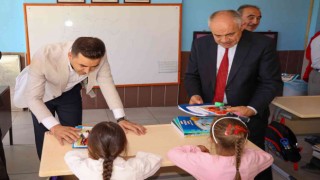 Başkan Esat Öztürk ilk ders zilini çaldı