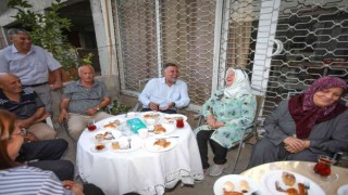 Başkan Sandaldan Çiçek Mahallesi çıkarması