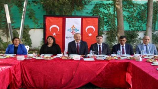 Batmanda akademisyenler liseli öğrencileriyle buluşuyor