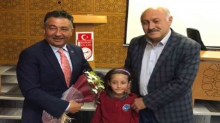 Bayburtta ihtiyaç sahibi bin öğrenciye kırtasiye malzemesi dağıtımı gerçekleştirildi