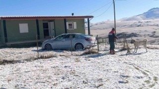 Bayburtun yüksek kesimlerinde kar etkili oldu