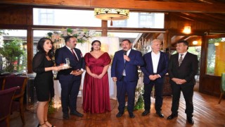 Belediye başkanı, babası vefat eden personeline kız istedi