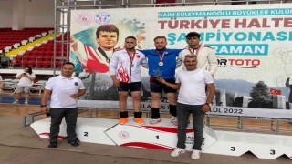Belediye Başkanı Serhat Oğuz, 2 Türkiye Birinciliği, bir 3üncülük elde eden sporcuları kutladı