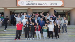 Belediye Kütahyaspordan gençlere jest