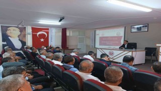 Besni ilçesinde muhtarlarla toplantı yapıldı