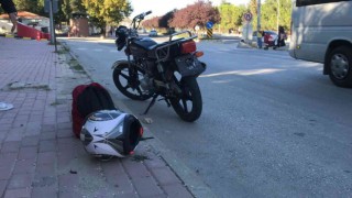 Bilecikte motosiklet yayaya, motosiklete de otomobil çarptı: 2 yaralı