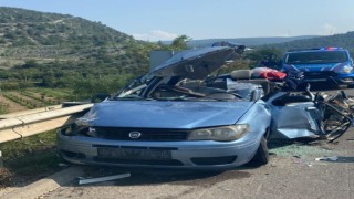 Bilecikte park halindeki otomobile kamyonun çarpması sonucu 1i ağır 5 kişi yaralandı