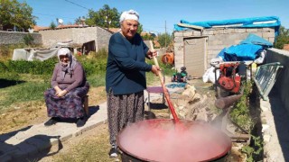 Bin bir zahmetle yapılıyor, kışın afiyetle tüketiliyor