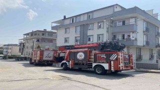 Binanın bacasında çıkan yangın ekipleri harekete geçirdi