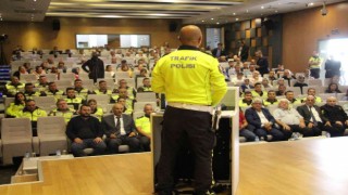 Boluda okul servis şoförlerine eğitim verildi