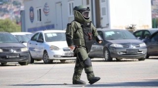 Bomba imha uzmanı polisler cesaretleriyle göz dolduruyor