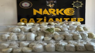 Boruların içine gizlenmiş 128 kilo 900 gram toz esrar ele geçirildi