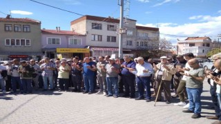 Burhaniyede zeytinciler yağmur duasına çıktı