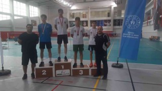 Bursa Büyükşehir Belediyesporlu badmintonculardan 13 madalya