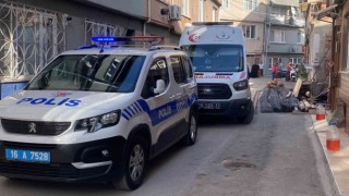 Bursada 3 katlı binada yangın: 1 kişi ağır yaralandı