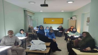 Bursada kadın hattatlar yetişiyor