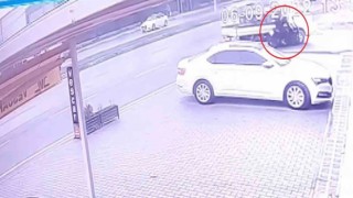 Bursada motosiklet ile kamyonetin kazası kameralarda