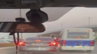 Bursada sürücülerin araçlarıyla yol verme kavgası kameralarda