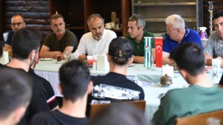 Bursaspor, Büyükşehir Belediye Başkanı Ömer Furkan Banaz ile bir araya geldi