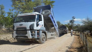 Büyükşehir Belediyesinden, Elmalıda asfalt çalışması