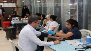 Büyükşehir personelinden kan bağışı