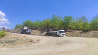 Büyükşehir, Seydikemerde yol çalışmalarını sürdürüyor