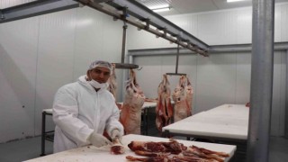 Cağ kebap fabrikası seri üretim yapıyor