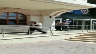 Çaldıkları arabalara hurda arabaların plakalarını takan şahıslar yakalandı
