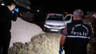 Çaldıkları kargo aracının içini boşalttılar