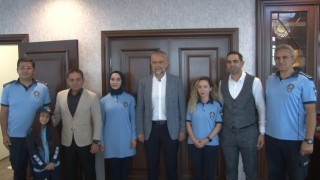 Çekmeköyde minik zabıtalar esnaf ziyaretine çıktı