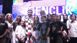 Çekmeköyde on binlerce genç konserler ile coştu