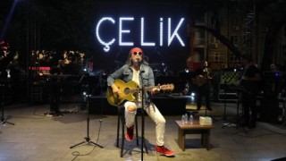 Çelik, Burhaniyede sevenleri ile buluştu