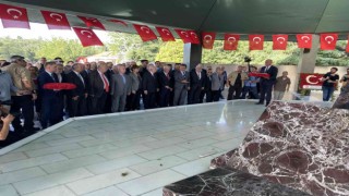CHP Genel Başkanı Kılıçdaoğlu, Menderesin anıt mezarını ziyaret etti