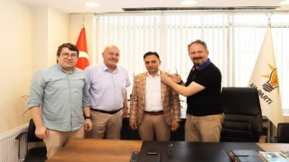 CHPli belediye meclis üyesi istifa edip AK Partiye geçti