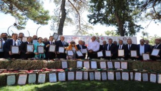 Coğrafi işaretli 60 ürün için tescil teslim töreni düzenledi