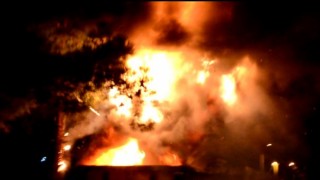 Çorluda korkutan yangın: Alevler geceyi aydınlattı