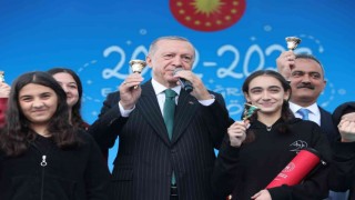 Cumhurbaşkanı Erdoğan: “Geleceğimizi kendi devletine, tarihine kinle, nefretle bakan değil, tarihinden gurur duyan gençlere emanet etmek istiyoruz”
