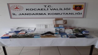 Depoyu gümrük kaçağı telefon aksesuarıyla dolduran şüpheliye jandarma operasyonu