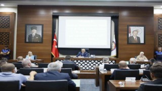 Dereceye giren öğrencilere altın ödülü