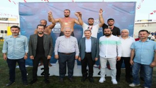 Derincede 500 güreşçi kıyasıya mücadele etti, başpehlivan belli oldu