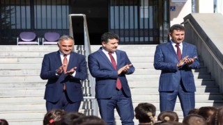 Develi protokolü öğrencilerin heyecanını paylaştı