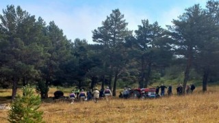 Devrilen traktörün altında kalarak hayatını kaybetti