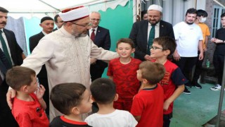 Diyanet İşleri Başkanı Erbaş, Japonyanın Nagoya kentinde Türk vatandaşlarıyla buluştu