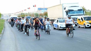 Diyarbakırda 100 bisikletçi hareketli yaşamak için pedal çevirdi