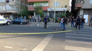 Diyarbakırda cadde ortasında silahlı çatışma: 3 kişi yaralandı