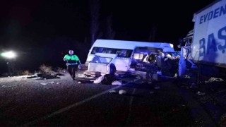 Düğün dönüşü feci kaza: 8 ölü, 9 yaralı