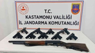 Düğünde havaya ateş açan şahıslara jandarma baskını: 11 silaha el konuldu