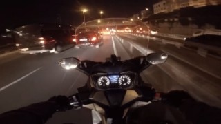 E-5 Karayolunda motosikletlinin ölümden döndüğü kaza kamerada