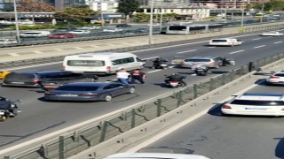 E-5in ortasında sürücü, aracını tartıştığı diğer sürücünün üzerine sürdü