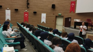 Ebe hemşire adaylarına uyum eğitimi